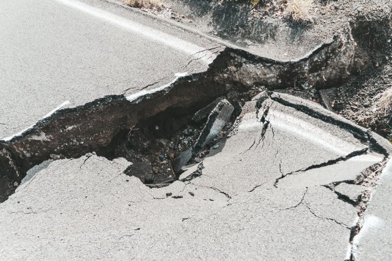 Mélyről feltörő gázok jelzik a földrengést a Balatonnál